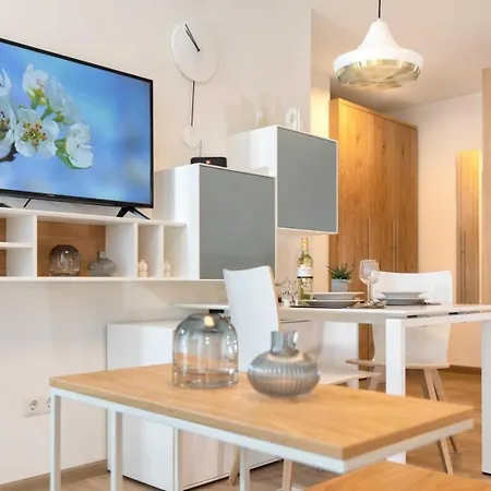 Nino-boardinghouse 18 Apartment